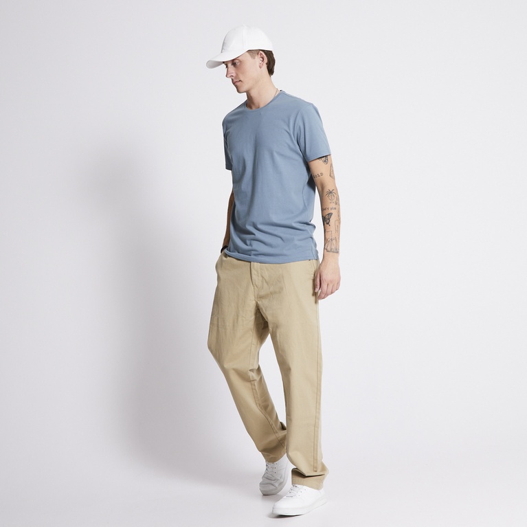 T-shirt U-neck "Casper"